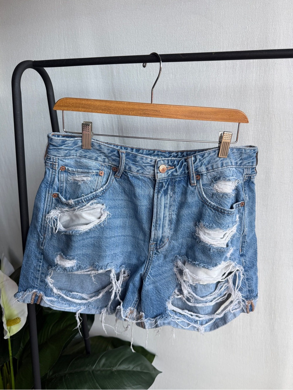 American Eagle Outfitters Extremely Distressed Denim Jean Shorts / Size 12